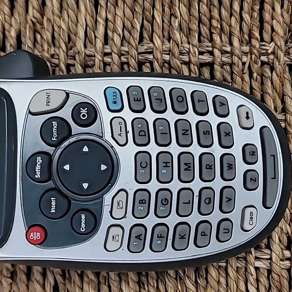 Dymo LetraTag Label Maker - Picture 3 of 6